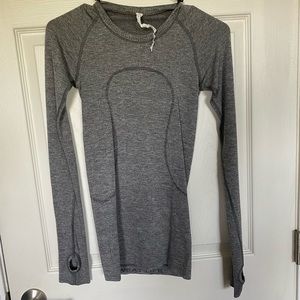 Lululemon 2 swiftly top